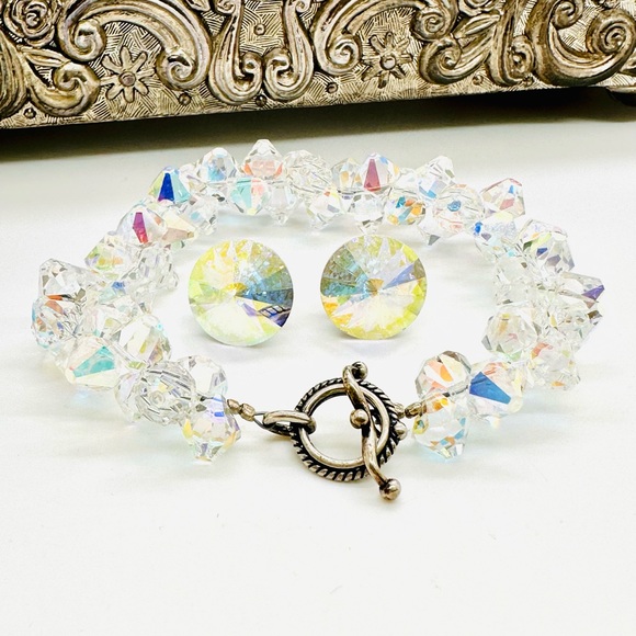 Aurora Borealis Crystal Bracelet & Earrings - Picture 5 of 14